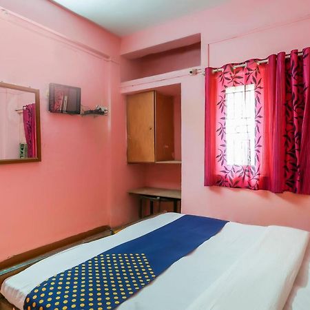 Spot On 67211 Hotel Gokul Daman Esterno foto