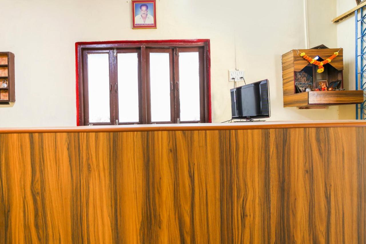 Spot On 67211 Hotel Gokul Daman Esterno foto