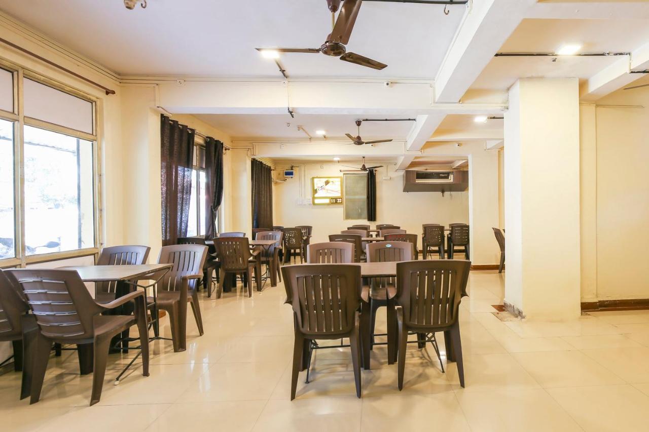 Spot On 67211 Hotel Gokul Daman Esterno foto